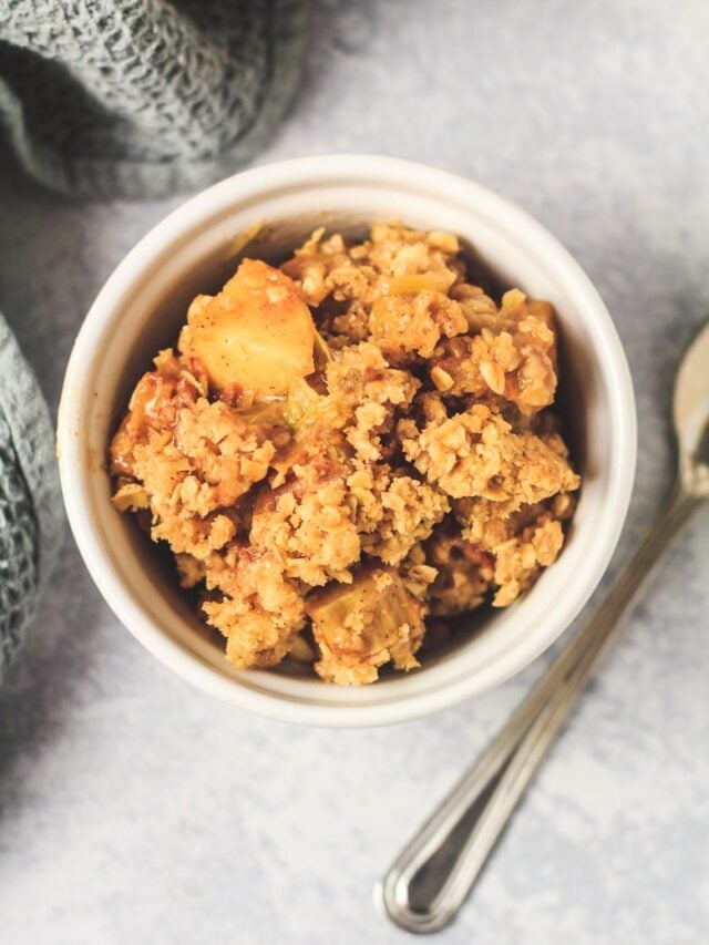 cropped-apple-rhubarb-crumble-11.jpg