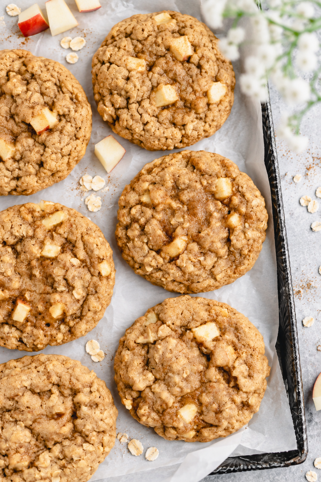 Apple Cinnamon Oatmeal Cookies